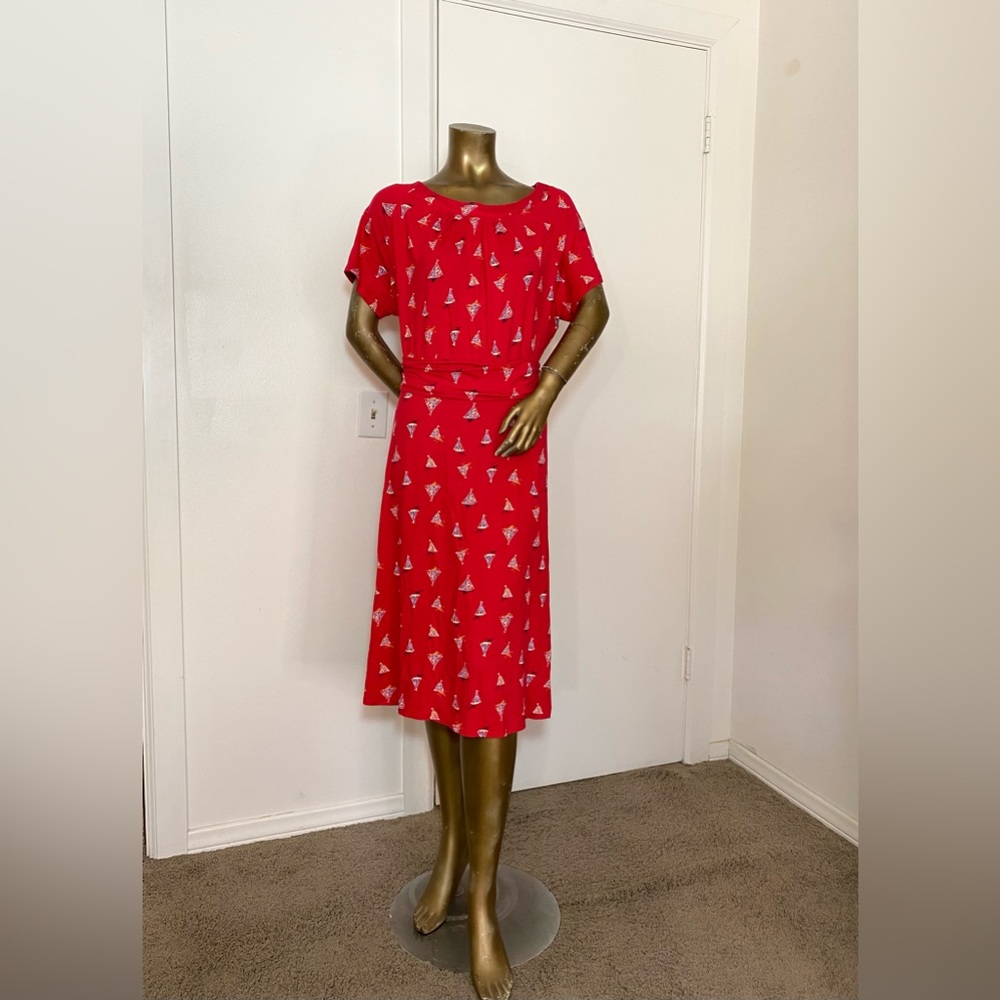 EUC Avon Signature Collection Red Dress with tiny Sailboats